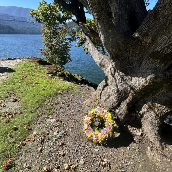 Circular floral wreath